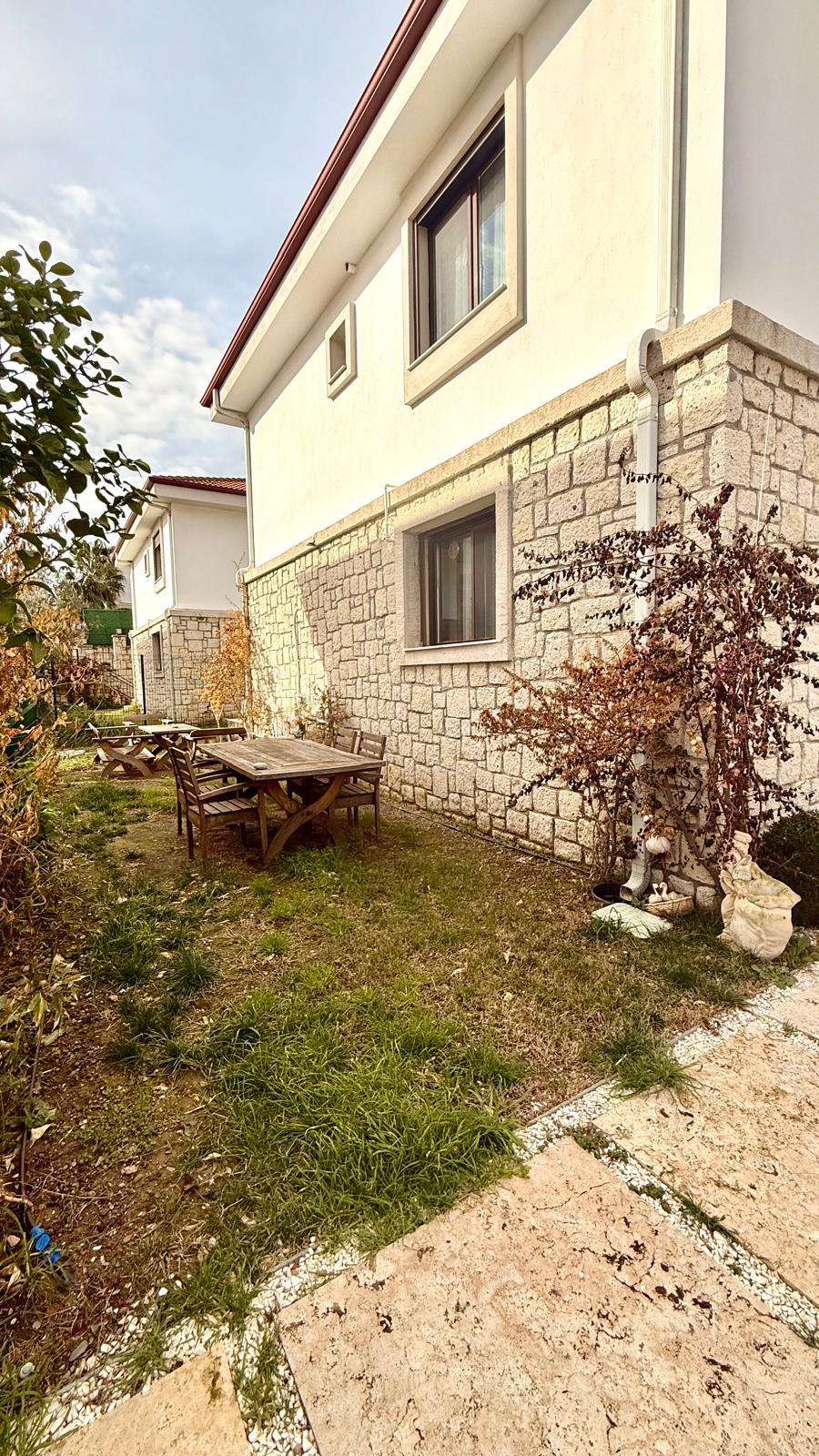 SEFERİHİSAR SIĞACIK SAPAĞINDA 2 KATLI SATILIK VİLLA