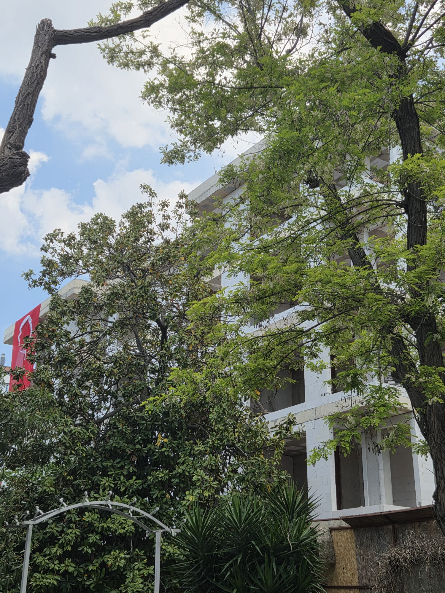 KALAMIŞ SAHİL 2+1 BALKONLU SATILIK DAİRE