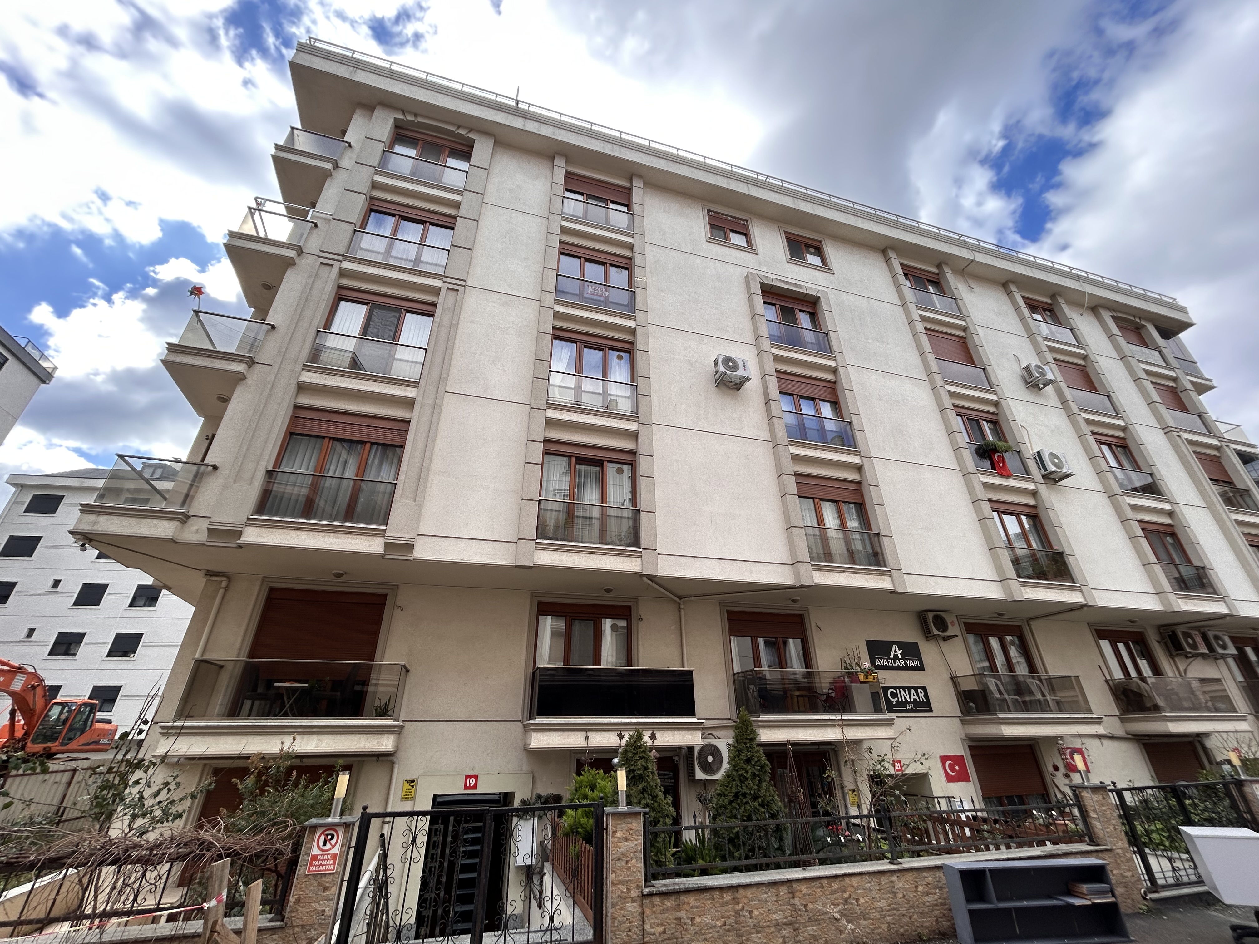 Pendik Batı Mahallesinde Huzurlu Bir Sokakta 2+1 Kiralık Daire