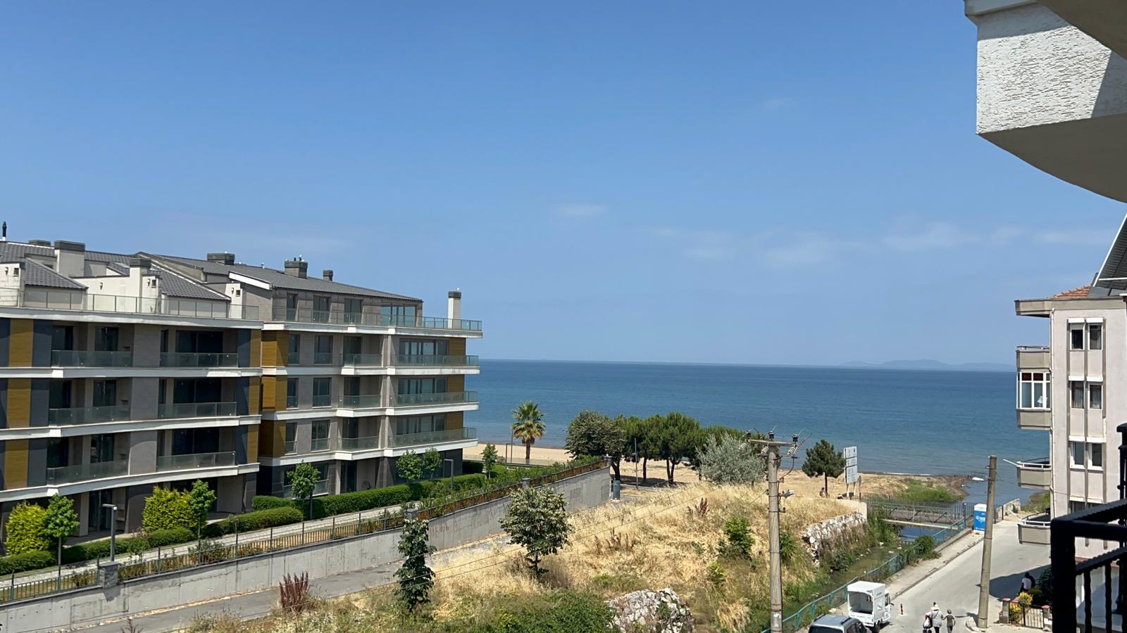 YALOVA ÇİFTLİKKÖY SAHİLDE DENİZ MANZARALI  3+1 SATILIK DAİRE